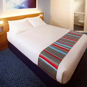 Отель Travelodge Tower Bridge ***